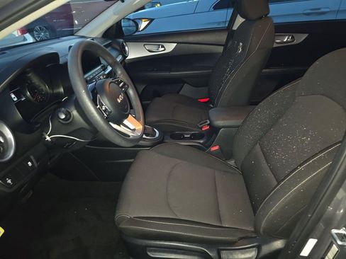 Used 2024 Kia Forte LXS FWD image 4
