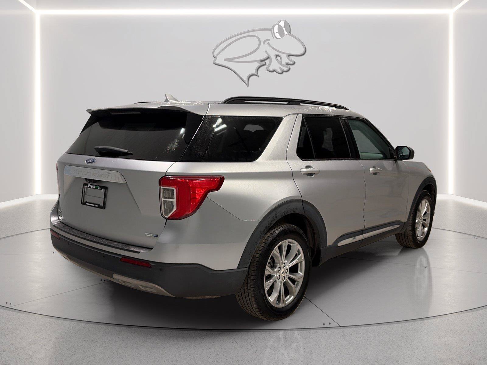 Certified 2020 Ford Explorer XLT w/ Equipment Group 202A AWD/4WD image 5