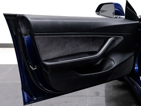 Used 2018 Tesla Model 3 Long Range image 35