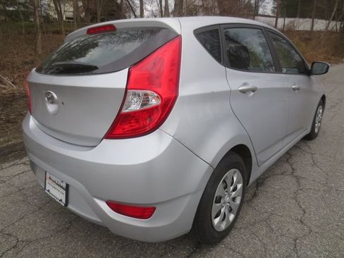 Used 2017 Hyundai Accent SE FWD image 4