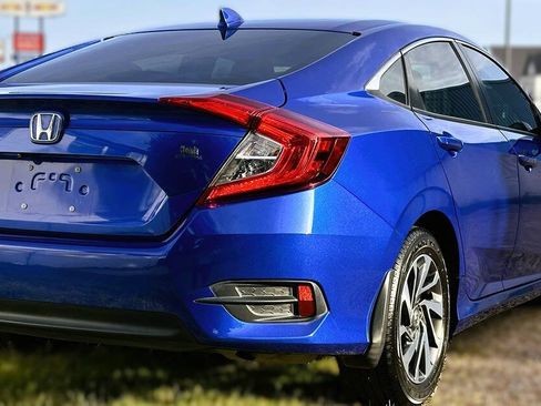 Used 2018 Honda Civic EX image 7