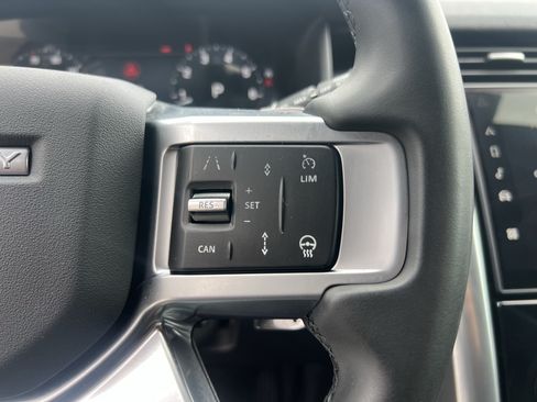Certified 2025 Land Rover Discovery S AWD/4WD image 22