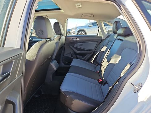 New 2026 Volkswagen Jetta SE image 8