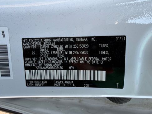 Used 2024 Toyota Grand Highlander AWD image 33