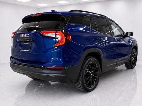 Used 2022 GMC Terrain SLT w/ Infotainment Package II AWD/4WD image 7