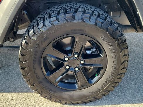 Used 2023 Jeep Gladiator Sport w/ Trailer Tow Package image 12