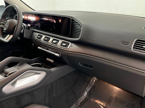 New 2026 Mercedes-Benz GLS 450 4MATIC image 25