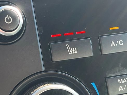 Used 2017 Land Rover Discovery Sport SE image 27