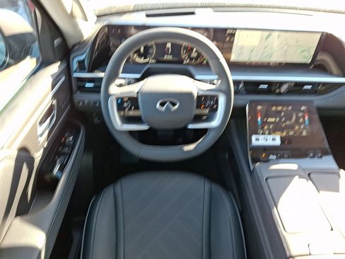 New 2026 INFINITI QX80 Luxe image 7