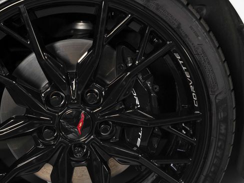 Used 2024 Chevrolet Corvette Stingray Premium Cpe w/ Stealth Interior Trim Package RWD image 18