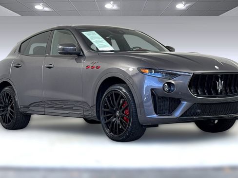 Used 2023 Maserati Levante Trofeo image 6