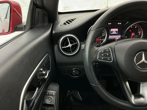 Used 2019 Mercedes-Benz CLA 250 image 31