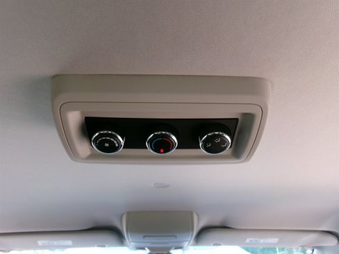 Used 2018 Dodge Grand Caravan SE w/ UConnect Hands-Free Group FWD image 33