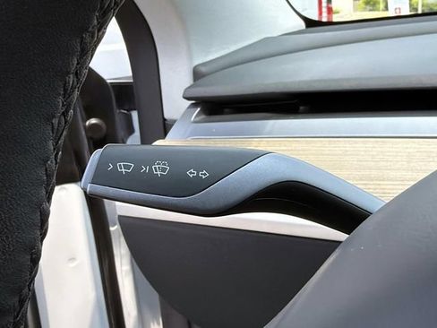 Used 2023 Tesla Model Y Long Range AWD/4WD image 26