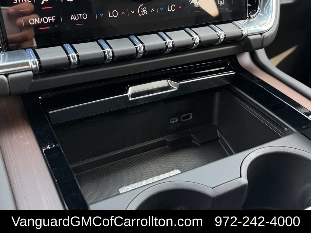 New 2026 GMC Yukon Denali w/ Denali Reserve Package AWD/4WD image 18