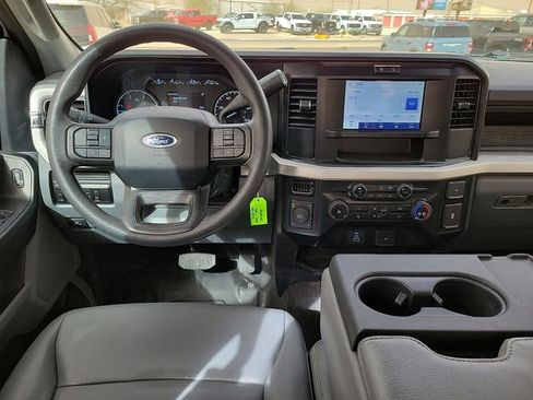 Used 2025 Ford F250 XL AWD/4WD image 17