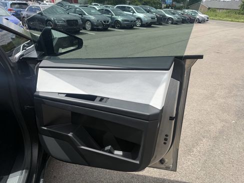 Used 2024 Tesla Cybertruck AWD Crew Cab image 13