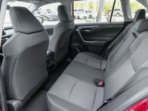 Used 2023 Toyota RAV4 XLE image 17