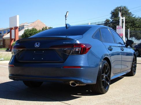 Used 2025 Honda Civic Sport image 6