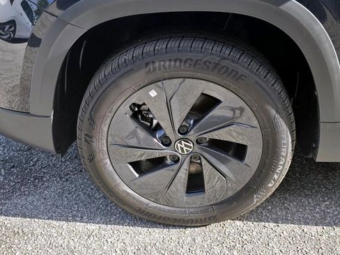 New 2025 Volkswagen Taos S image 10
