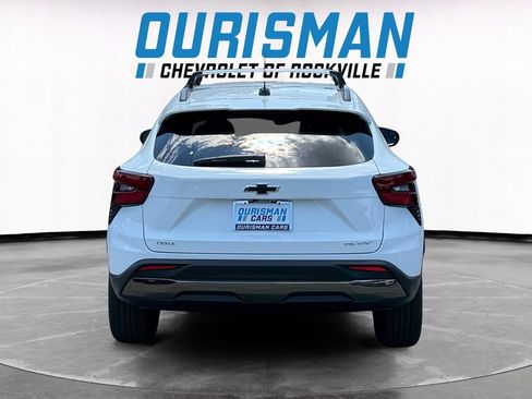New 2026 Chevrolet Trax ACTIV w/ Sunroof Package FWD image 5