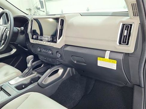 Certified 2025 Nissan Frontier SV image 25