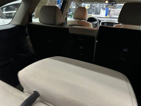 Used 2019 Kia Sorento LX image 20