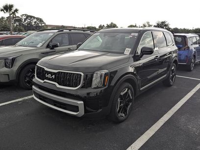 Used 2025 Kia Telluride EX w/ EX Captain's Chair Package