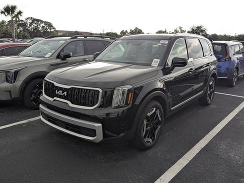 Used 2025 Kia Telluride EX w/ EX Captain's Chair Package FWD image 1