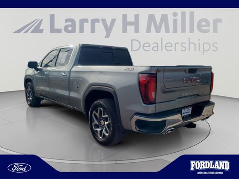 Used 2023 GMC Sierra 1500 SLT w/ SLT Premium Package AWD/4WD image 3