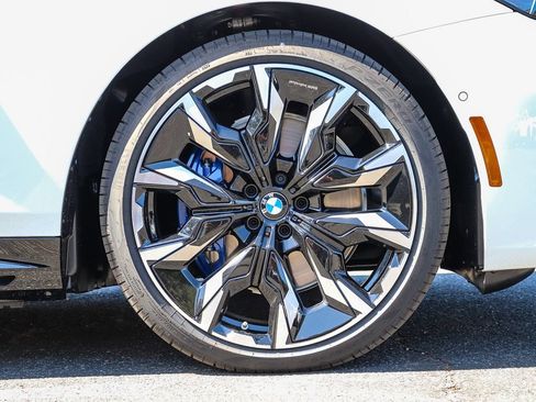 New 2027 BMW 550e xDrive w/ Premium Package AWD/4WD image 9