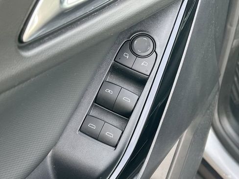 Certified 2025 Chevrolet Equinox LT w/ Safety and Technology Package image 17