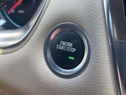 Used 2022 Chevrolet Traverse LT w/ LT Premium Package image 21