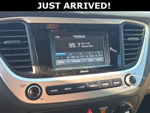 Used 2022 Hyundai Accent SE image 14