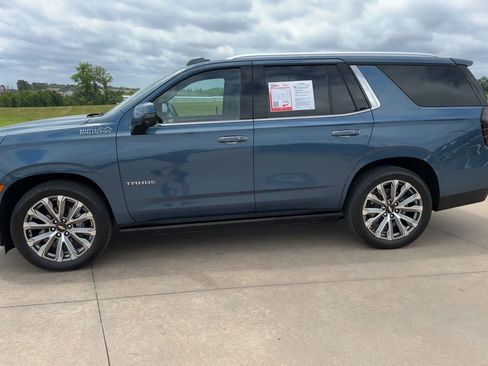 Certified 2025 Chevrolet Tahoe High Country AWD/4WD image 6