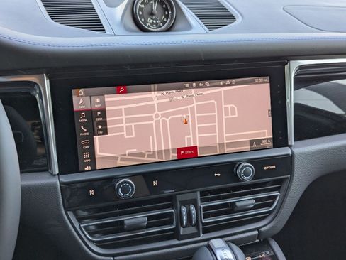 New 2026 Porsche Macan image 17