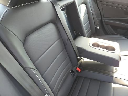 Used 2024 Volkswagen Jetta SE w/ Panoramic Sunroof Package image 32