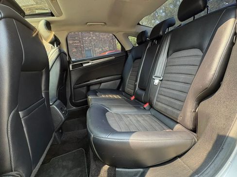 Used 2017 Ford Fusion SE w/ Equipment Group 601A FWD image 23