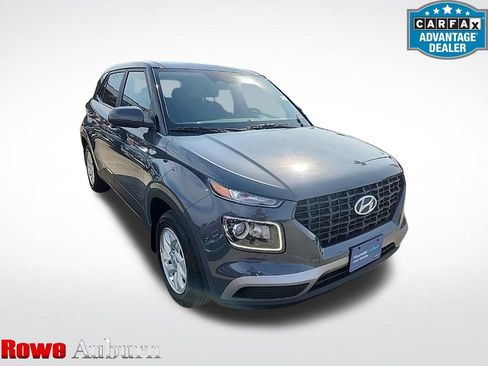 Certified 2025 Hyundai Venue SE FWD image 1