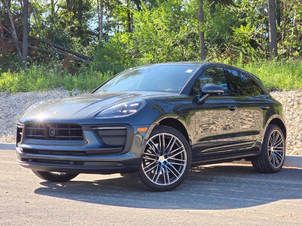 Certified 2026 Porsche Macan AWD/4WD image 1