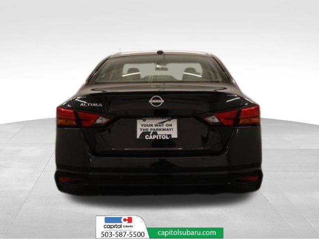 Used 2025 Nissan Altima 2.5 SV FWD image 4