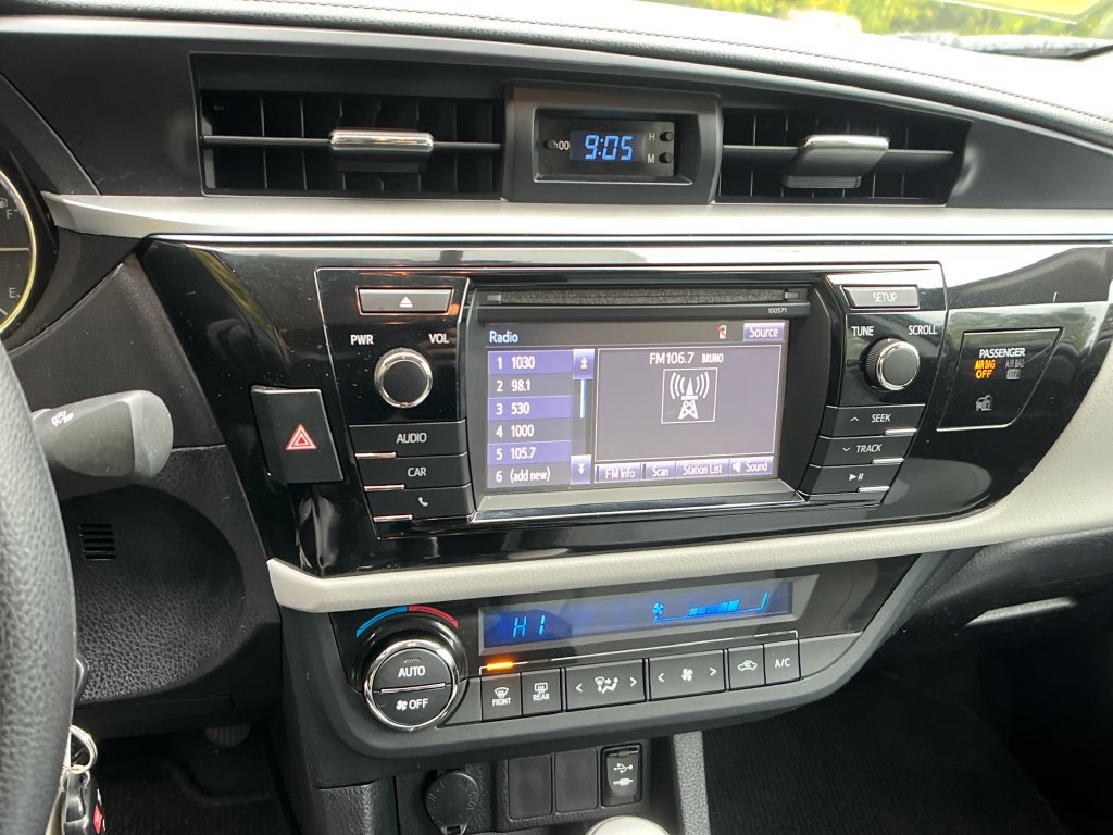 Used 2016 Toyota Corolla LE FWD image 16