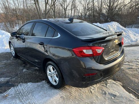 Used 2016 Chevrolet Cruze LT image 2