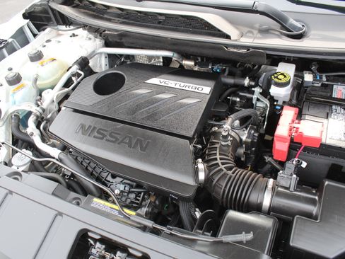 Used 2025 Nissan Rogue SV AWD/4WD image 31