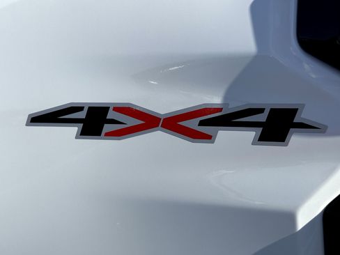 Used 2023 Chevrolet Colorado LT image 10