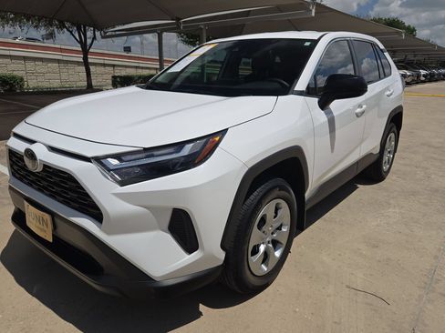 Used 2023 Toyota RAV4 LE FWD image 7