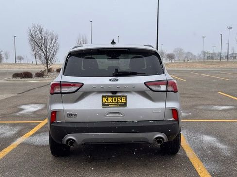 Used 2020 Ford Escape SE image 30