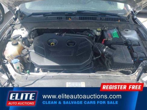 Used 2017 Ford Fusion SE w/ Fusion SE Technology Package image 19