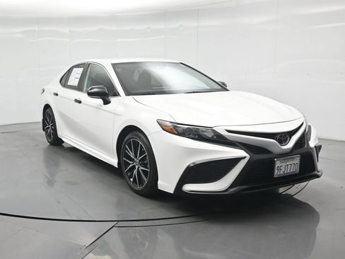 Used 2023 Toyota Camry SE FWD image 21