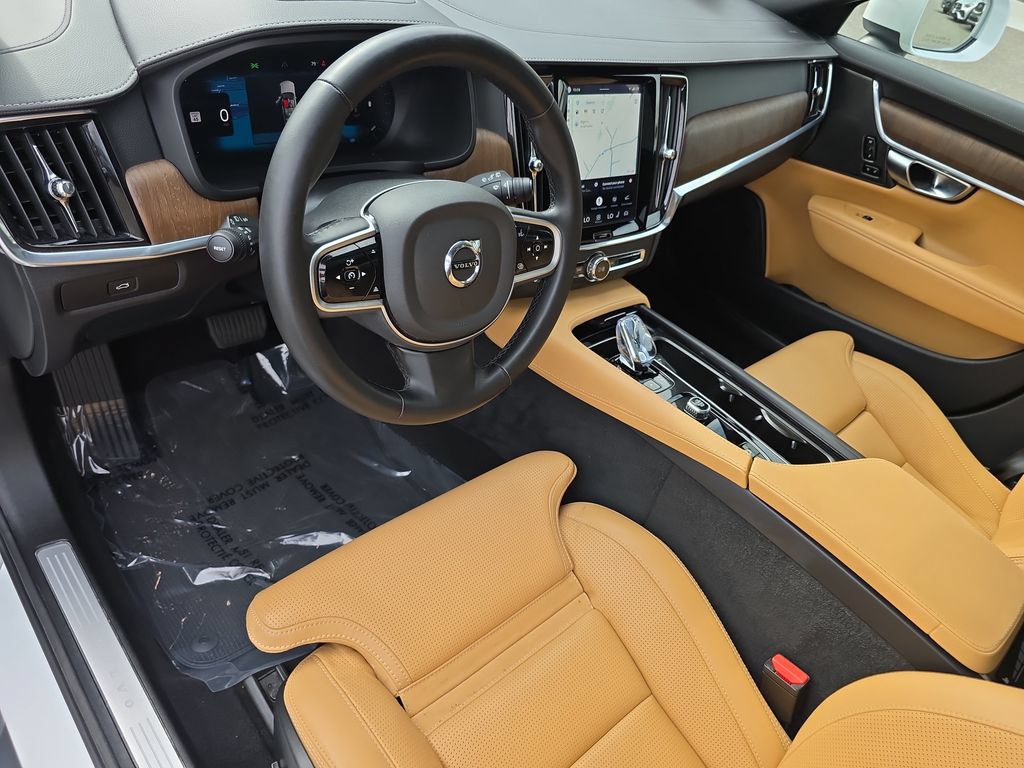 Certified 2025 Volvo V90 B6 Cross Country Ultra AWD/4WD image 9